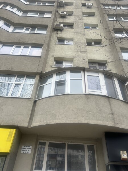 Camil Ressu, Dristor, langa McDonalds, metrou Dristor,