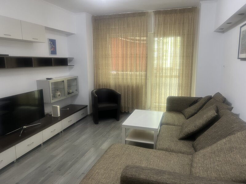 Camil Ressu, Dristor, langa McDonalds, metrou Dristor,